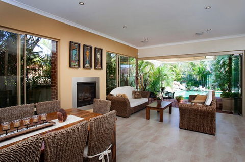 Summit Home Improvements - Builders QLD 0