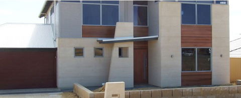 West Coast Rammed Earth - Builders QLD 1