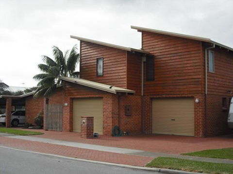 Docking A.R. & D.A. - Builders QLD 1