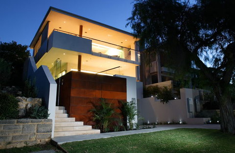 Hutcherson Construction - Builders QLD 0