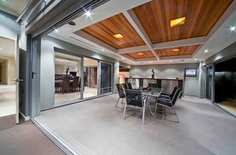 Luca Construct Pty Ltd - Builders QLD 0
