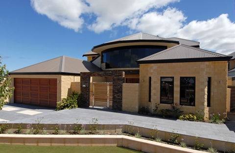 Qest Holdings - Builders QLD 1