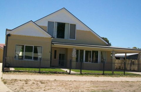 Finesse Homes - Its All Carpentry - Builders QLD 0