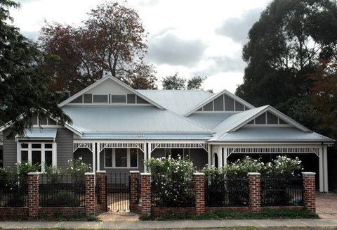 M J Bright Builders - Builders QLD 0