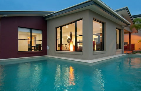 P J Burns Builders - Builders QLD 0